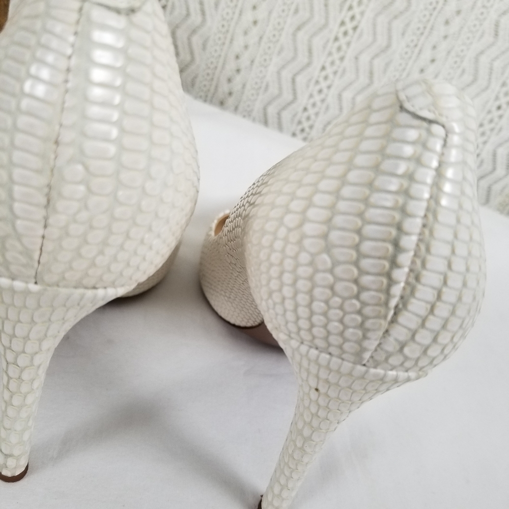 Diane Von Furstenberg Croc Bethany Pointed Pump - Picture 9 of 9